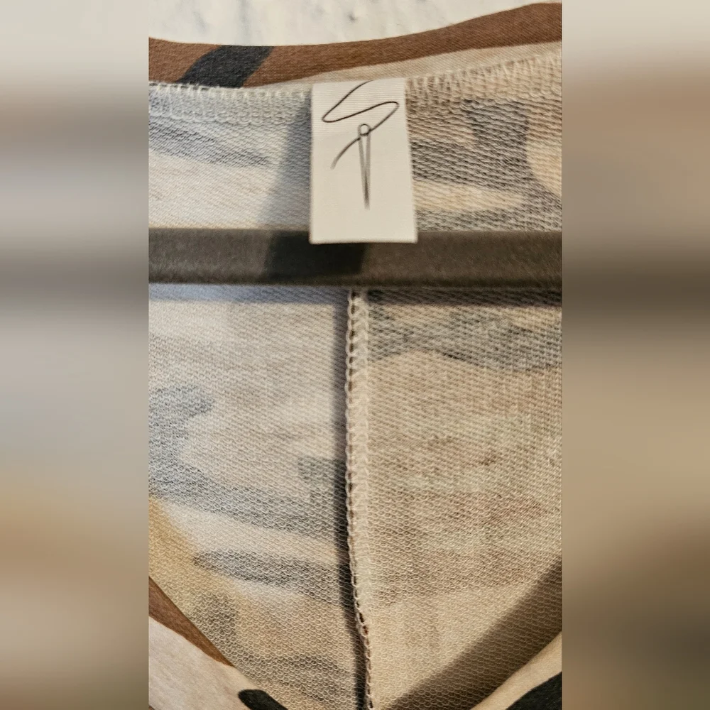 Sewn Together Camoflauge Women's Short Sleeve Shirt XL - Picture 3 of 5